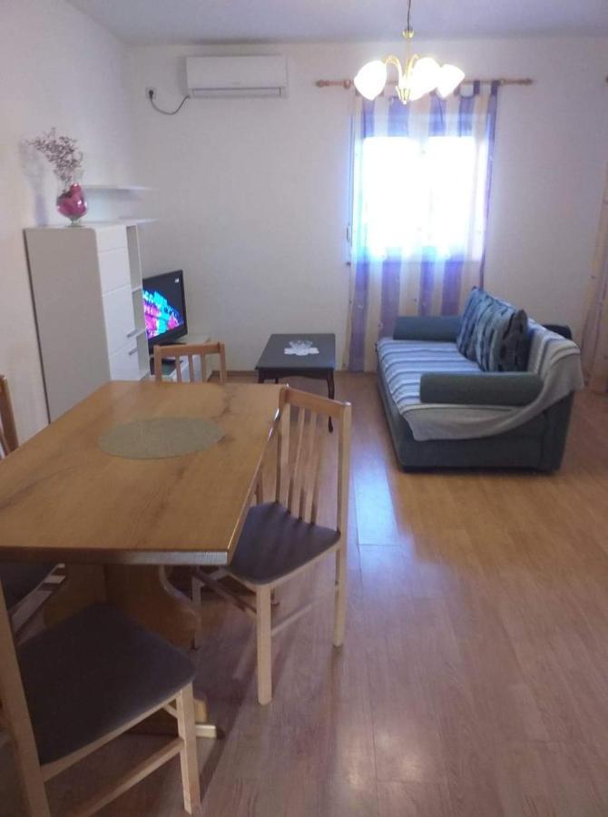 Apartman Justinic Šilo Kültér fotó
