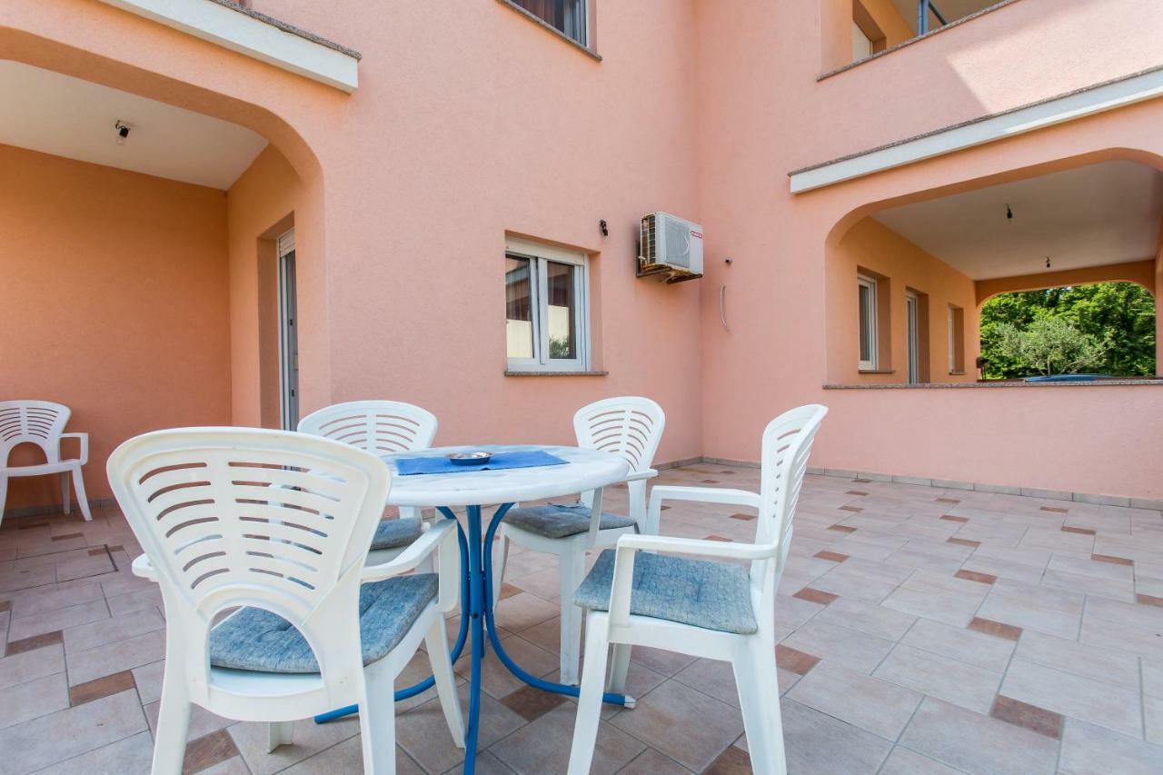 Apartman Justinic Šilo Kültér fotó